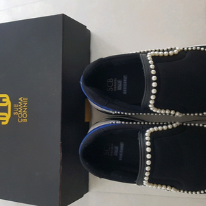 슈콤마보니 진주스니커즈