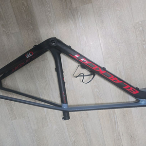 블랙캣 라이노 27.5인치 17.5사이즈. 카본자전거 프레임