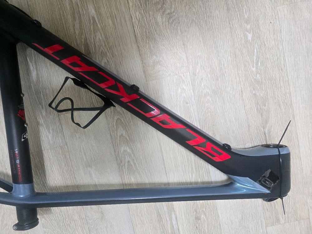 블랙캣 라이노 27.5인치 17.5사이즈. 카본자전거 프레임--1