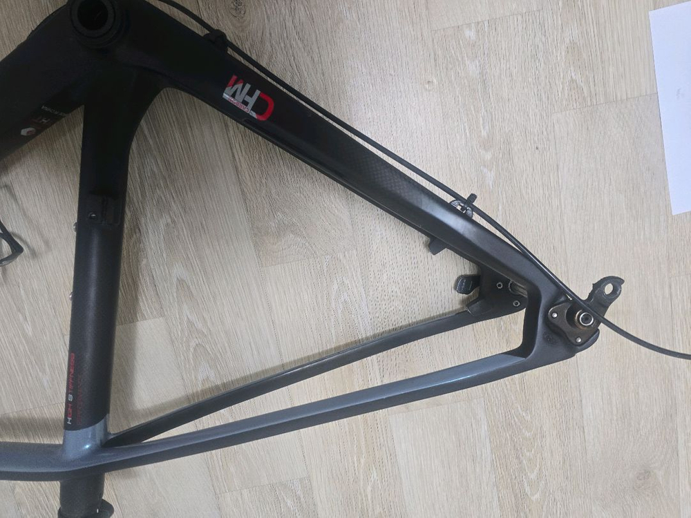 블랙캣 라이노 27.5인치 17.5사이즈. 카본자전거 프레임--4