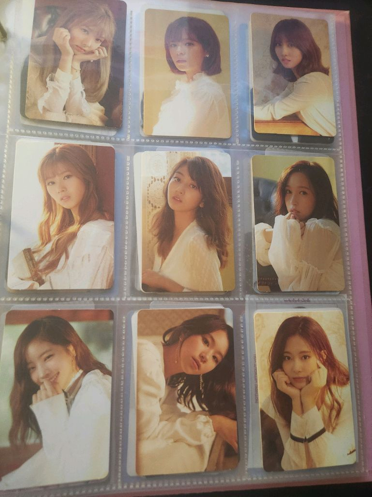 트와이스 굿즈 희귀 포카팝니다. 이미지