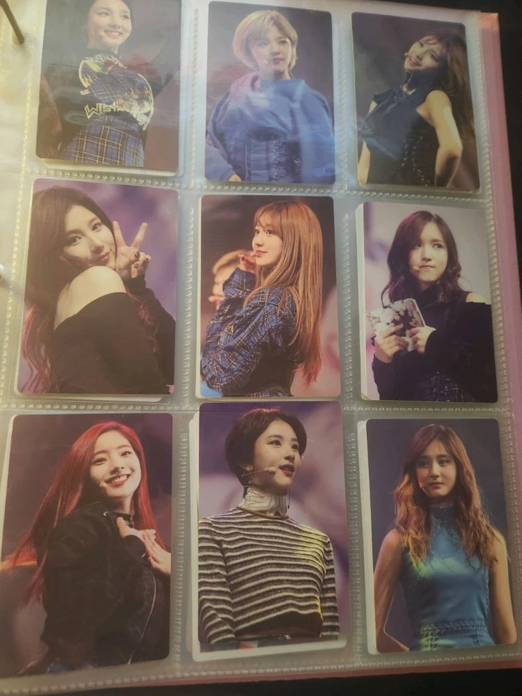 트와이스 굿즈 희귀 포카팝니다. 이미지