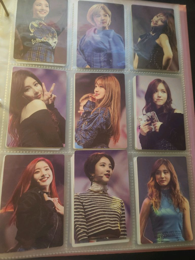 트와이스 굿즈 희귀 포카팝니다. 이미지