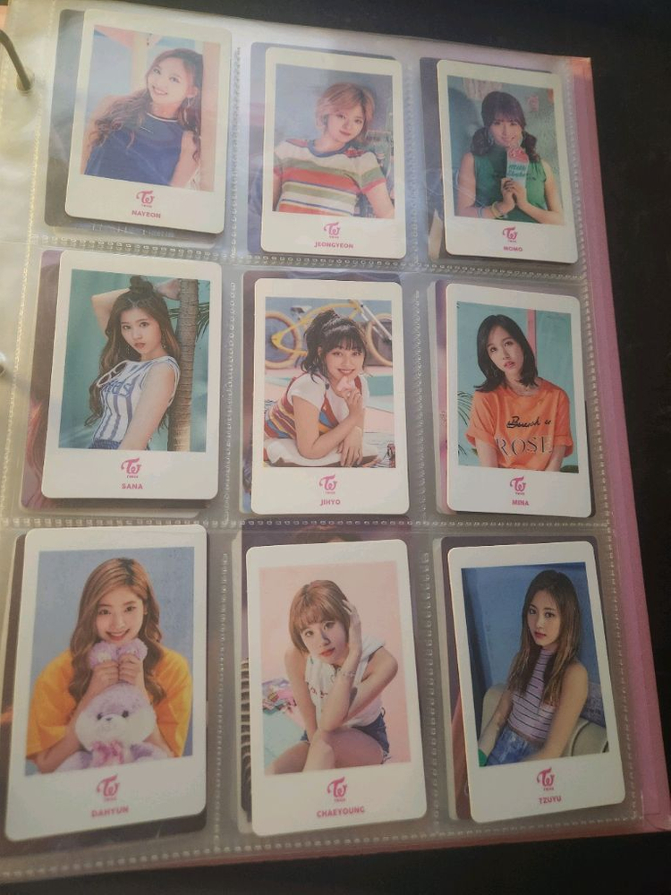 트와이스 굿즈 희귀 포카팝니다. 이미지