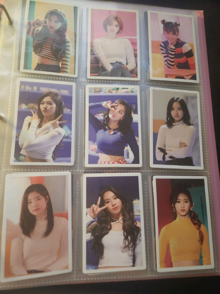 트와이스 굿즈 희귀 포카팝니다. 이미지