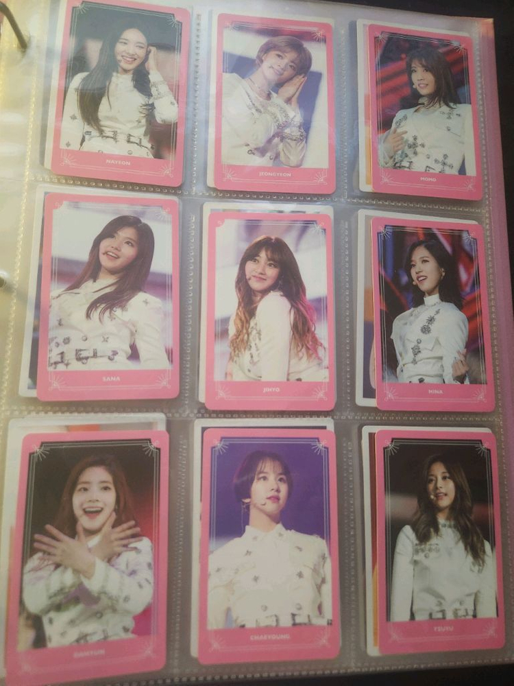 트와이스 굿즈 희귀 포카팝니다. 이미지