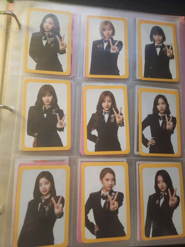 트와이스 굿즈 희귀 포카팝니다. 이미지