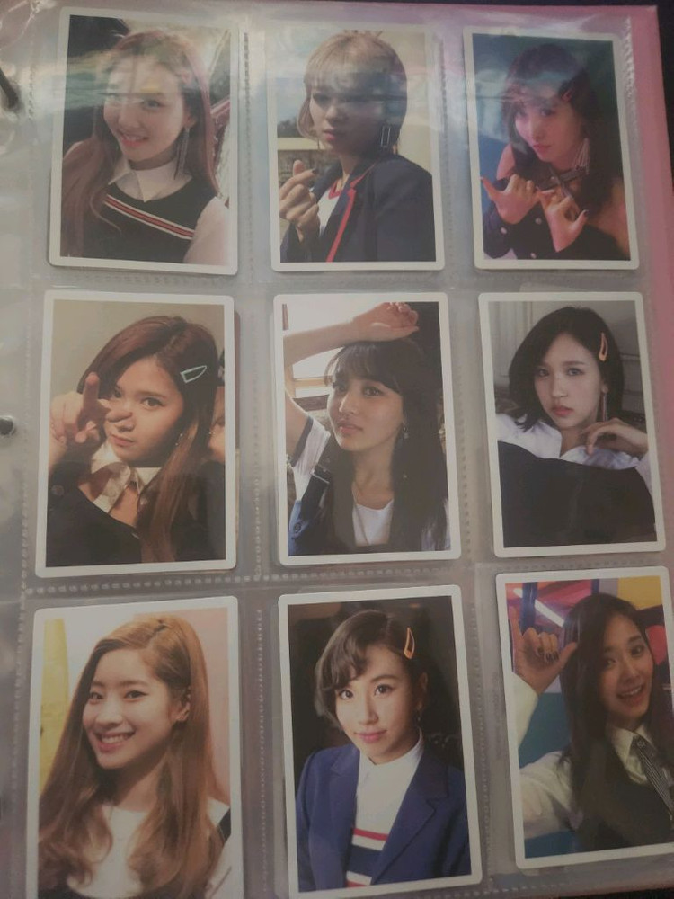 트와이스 굿즈 희귀 포카팝니다. 이미지