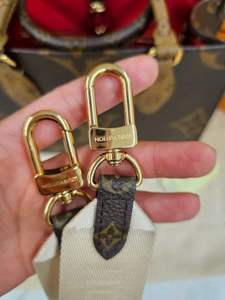 루이비통 온더고 코인퍼스 스트랩구성 새상품급--6