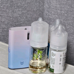 ㅇㅅㅁ 기기랑 반 정도씩 남은 액상 판매해요.