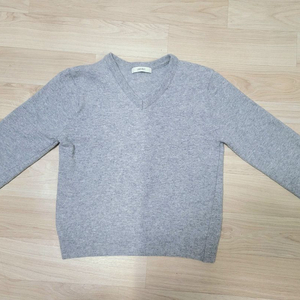 부드러운 브이넥 그레이 니트 55