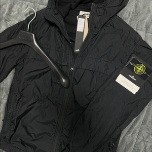 [L] 24ss 스톤아일랜드 크링클랩스 바람막이 블랙