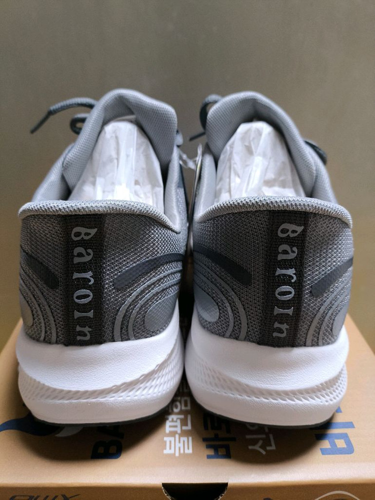 (새상품)270 런닝화 신고 벗기 편한 특허 운동화--6