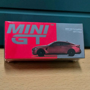 미니지티(811) 1:64 BMW M4 미개봉 판매합니다.