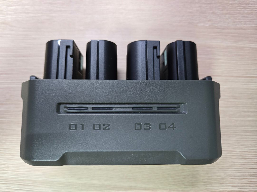 니콘 ZR, 케이지 배터리 및 ME-D10판매합니다 이미지