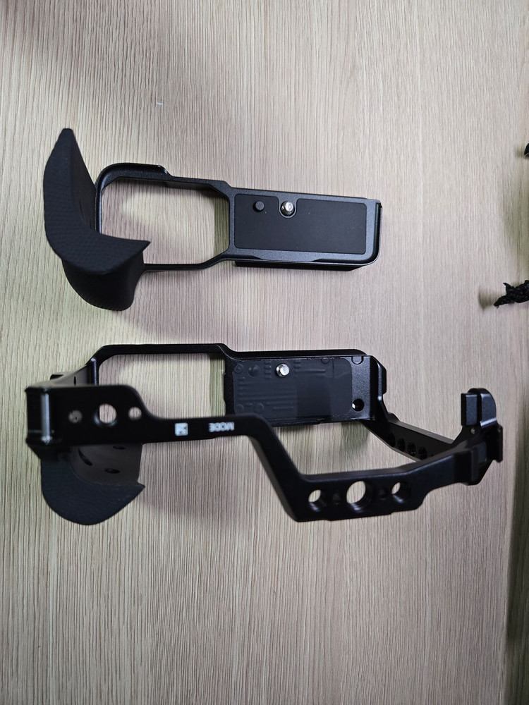 니콘 ZR, 케이지 배터리 및 ME-D10판매합니다 이미지