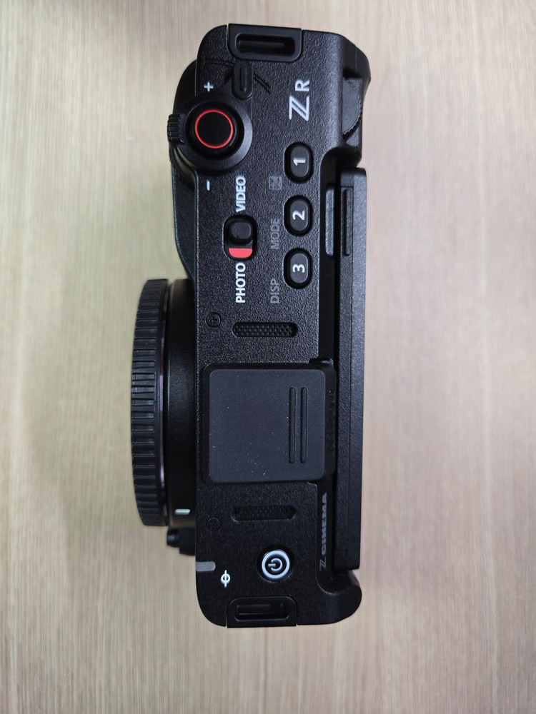 니콘 ZR, 케이지 배터리 및 ME-D10판매합니다 이미지