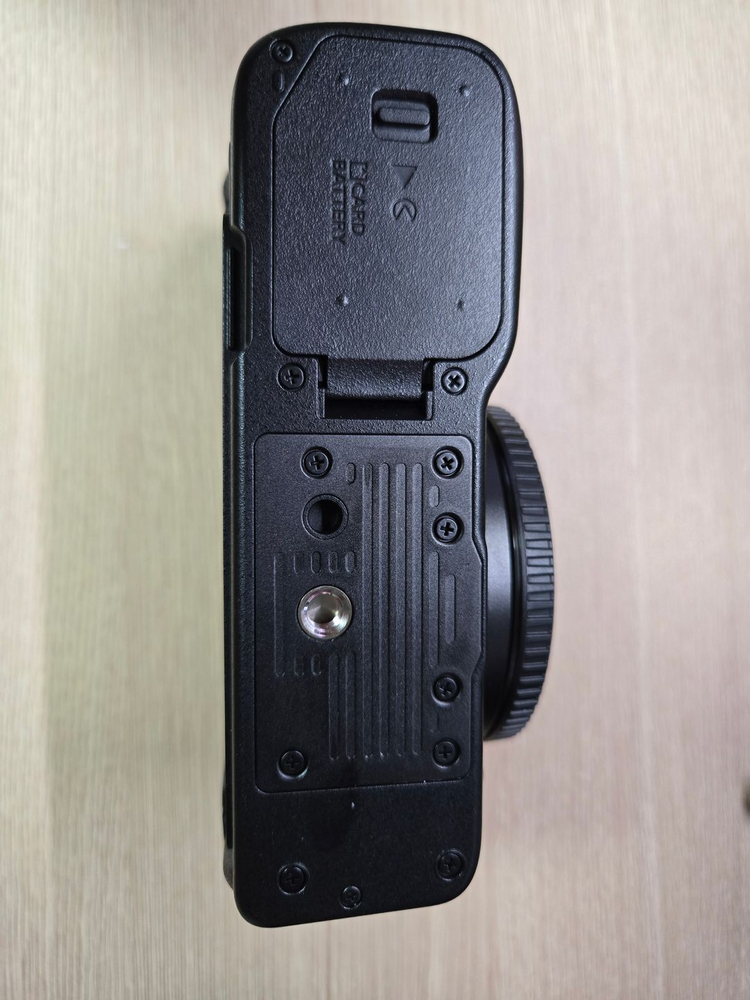 니콘 ZR, 케이지 배터리 및 ME-D10판매합니다 이미지