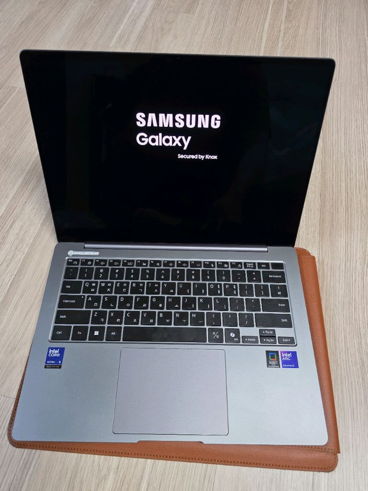 신품급 14인치 갤럭시 북5 프로 고사양 노트북 울트라5 16램 SSD 512GB--1