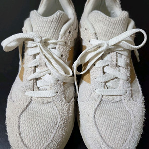 뉴발란스 운동화 265사이즈 팝니다