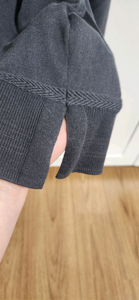 25 르베이지 콩단추 니트가디건 이미지