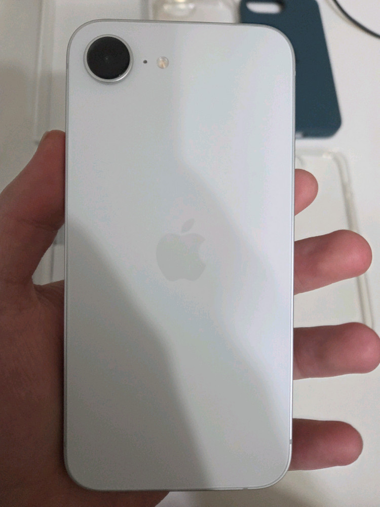 아이폰16e 256 화이트 베터리100--1