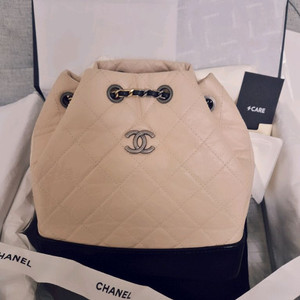 (정품)샤넬 가브리엘백팩 스몰 베이지 /내장칩(주말동안 가격내림) 이미지