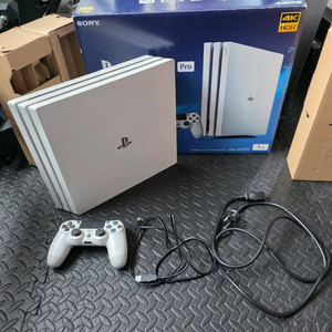 PS4 Pro 1TB 화이트 박스셋 이미지