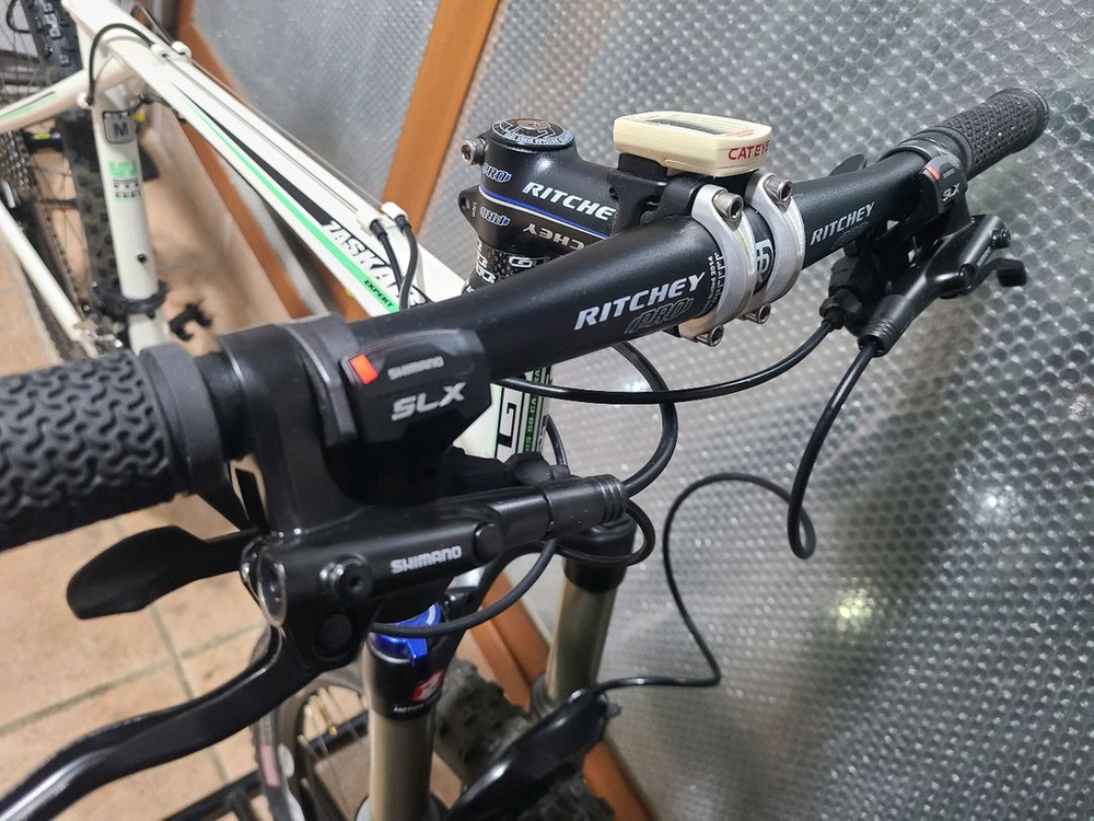 명품 GT 자스카 산악자전거 MTB--3