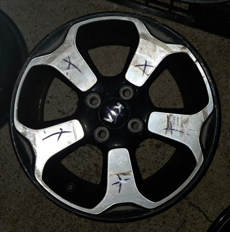 레이 15인치휠 중고 4개 이미지