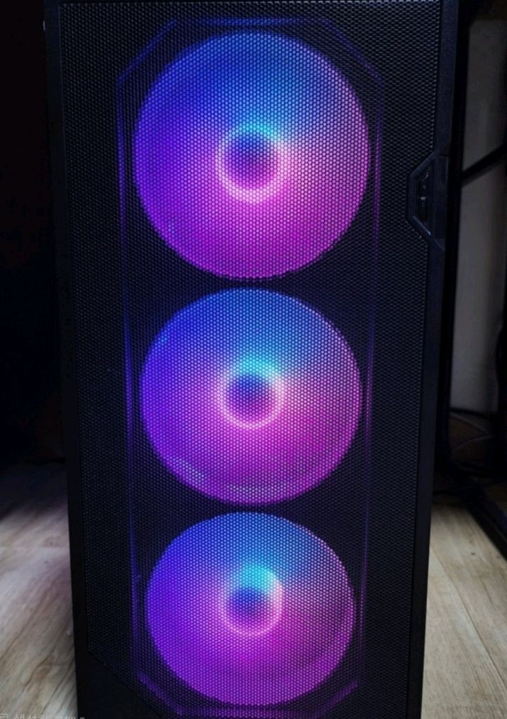 (새상품) 7800X3D RTX5070 게이밍 컴퓨터 본체--1