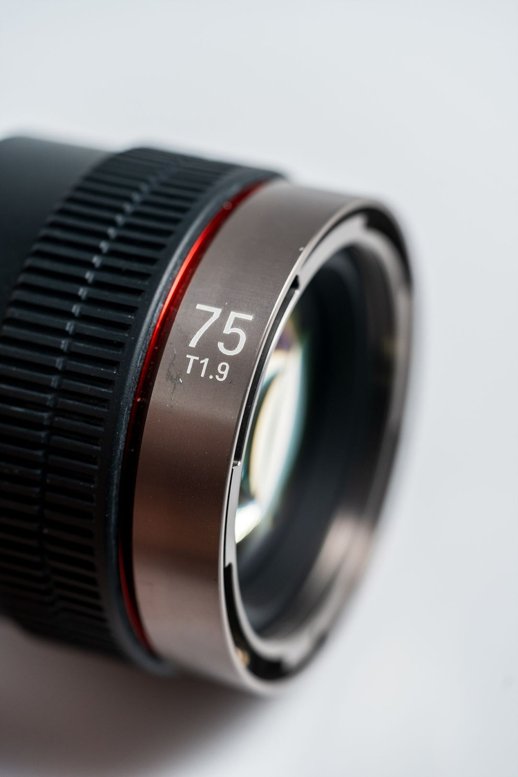 삼양 V-AF 75mm F1.9 단렌즈 - 소니E마운트 이미지