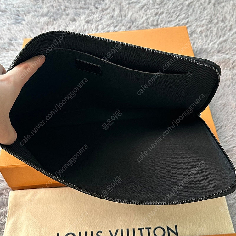 [풀구성] 루이비통 이클립스 토뤼옹 에튀 보야주 클러치 MM--2