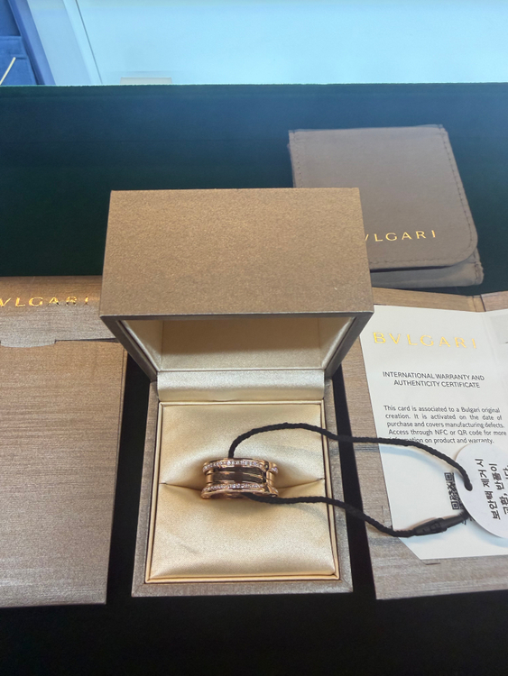 정품 새상품 불가리 비제로원 3밴드링 로즈골드 다이아--1