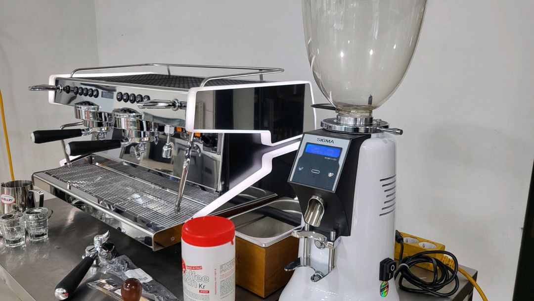 씨메03네오 커피머신 시그마60D플러스 전자동그라인더 포함 이미지