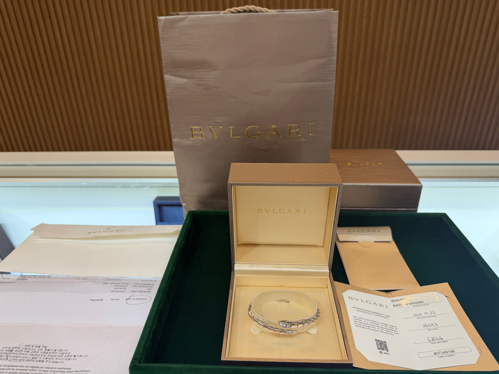 정품 불가리 세르펜티 바이퍼 팔찌 화이트골드 다이아 17호--1