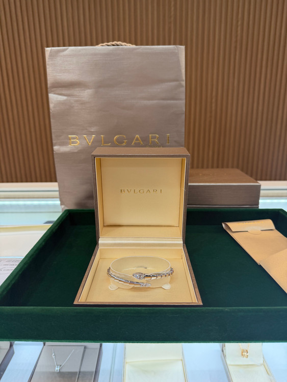 정품 불가리 세르펜티 바이퍼 팔찌 화이트골드 다이아 17호--2