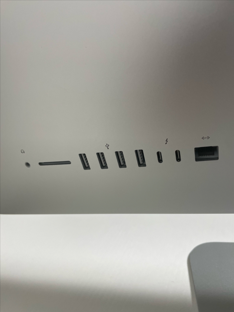 [풀박스_최고급형] 아이맥 21.5 4K i7 / RAM 16G / SSD 256G 이미지