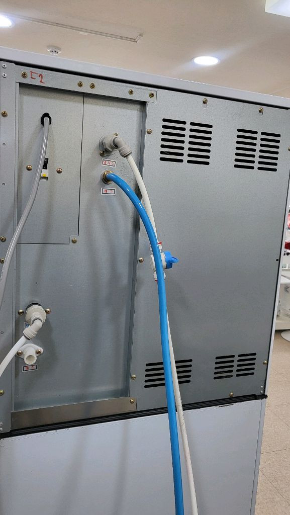 카이저 제빙기 IMK-S280 수냉식 버티칼타입얼음 일일 생산량은 235kg 2024년식으로 이미지