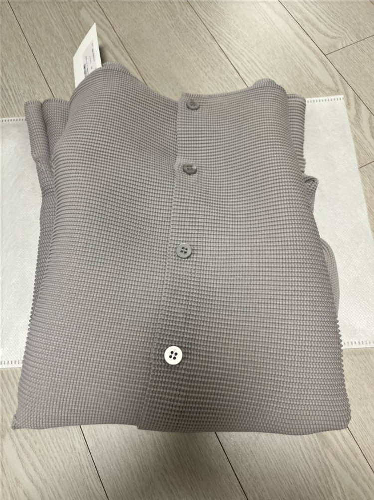 플리츠플리즈 미 이세이미야케 돌먼 가디건 라이트그레이 새상품(가격내림)--1