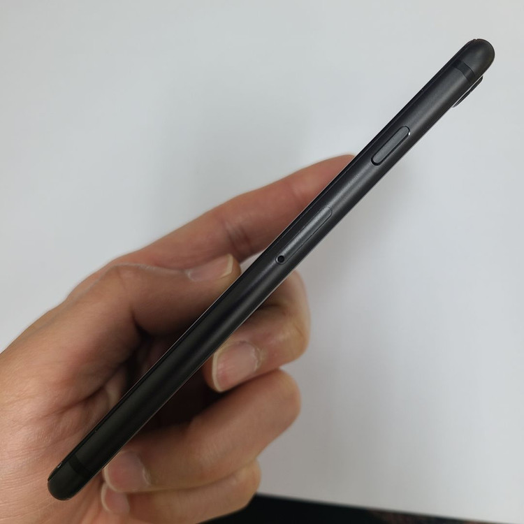 .아이폰 8 블랙 64G 특SS급 인스타 버전 13.5.1 배터리100% 353705 이미지