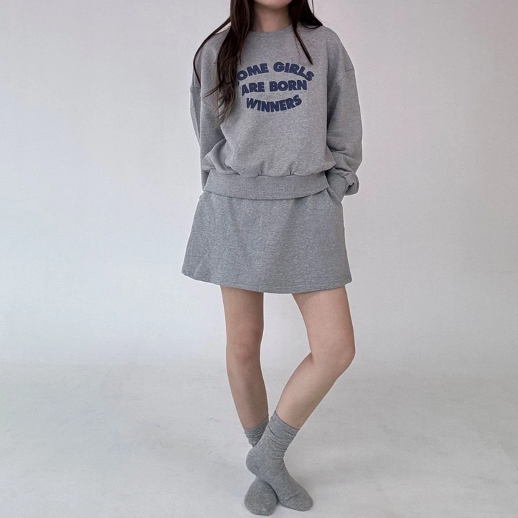 가을 여성 레터링 크롭 맨투맨 에이블리 이미지