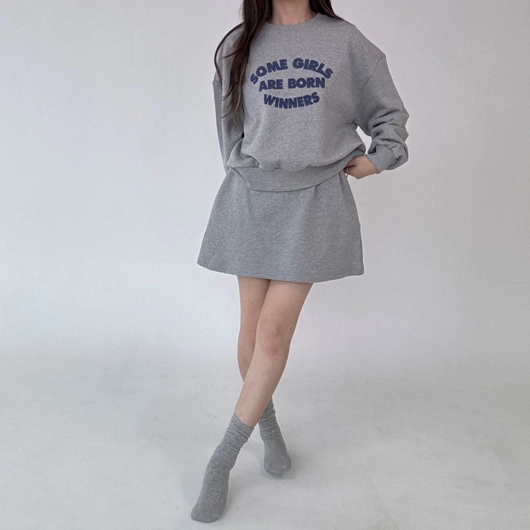 가을 여성 레터링 크롭 맨투맨 에이블리 이미지