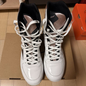 미즈노 웨이브 몬스터 270 복싱화 이미지