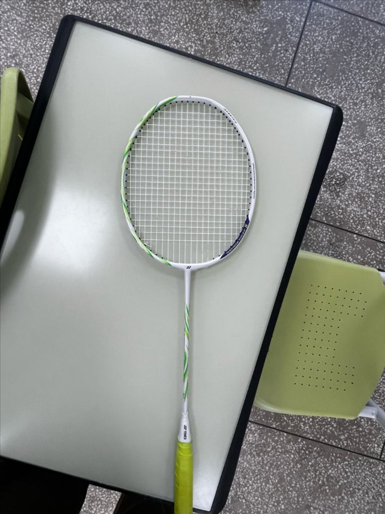 요넥스 아스트록스 100zz va 배드민턴 라켓 이미지