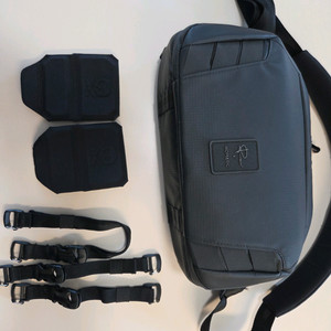 노매틱 피터매키넌 슬링백 8L