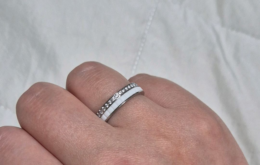 부쉐론 콰트로 더블 화이트 에디션 링 반지 팝니다--0