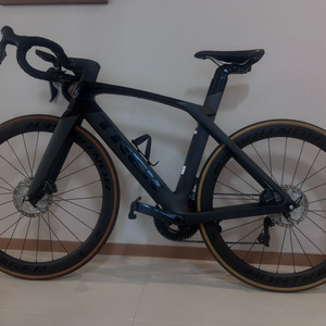 트렉 마돈 6세대 SLR7 최상급 상태 급매합니다 이미지