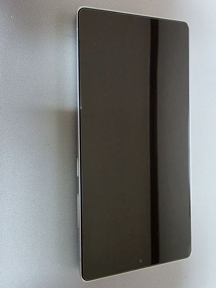 갤럭시 S25 울트라 512g 화이트 S급 무잔상 자급제 내놓습니다--1