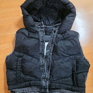 게스 여성 패딩조끼